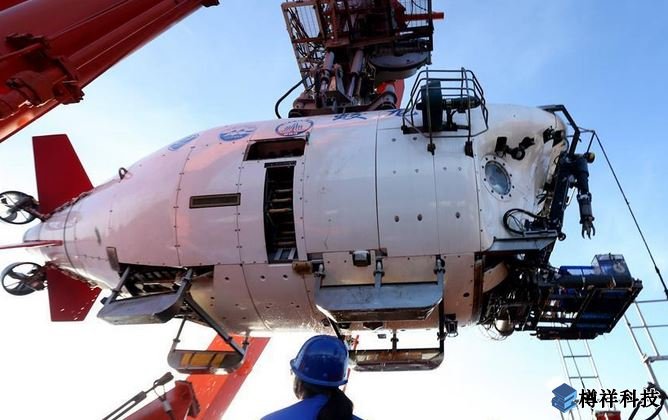 中***“蛟龍”號“大海撈針”：在6300米深海找回遺落儀器
